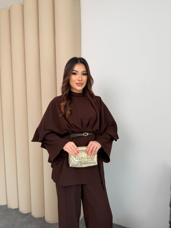 طقم طبقات مع حزام