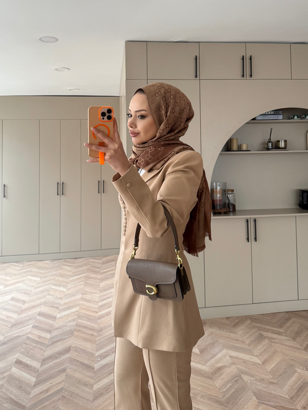 طقم بنترست بأزرار – كاميل