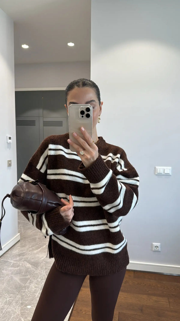 بلوز صوف مخطط ناعم