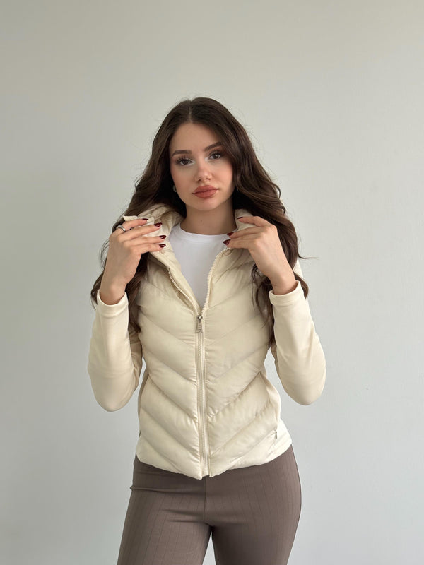 جاكيت Range Vibe بقبعة (بيج)