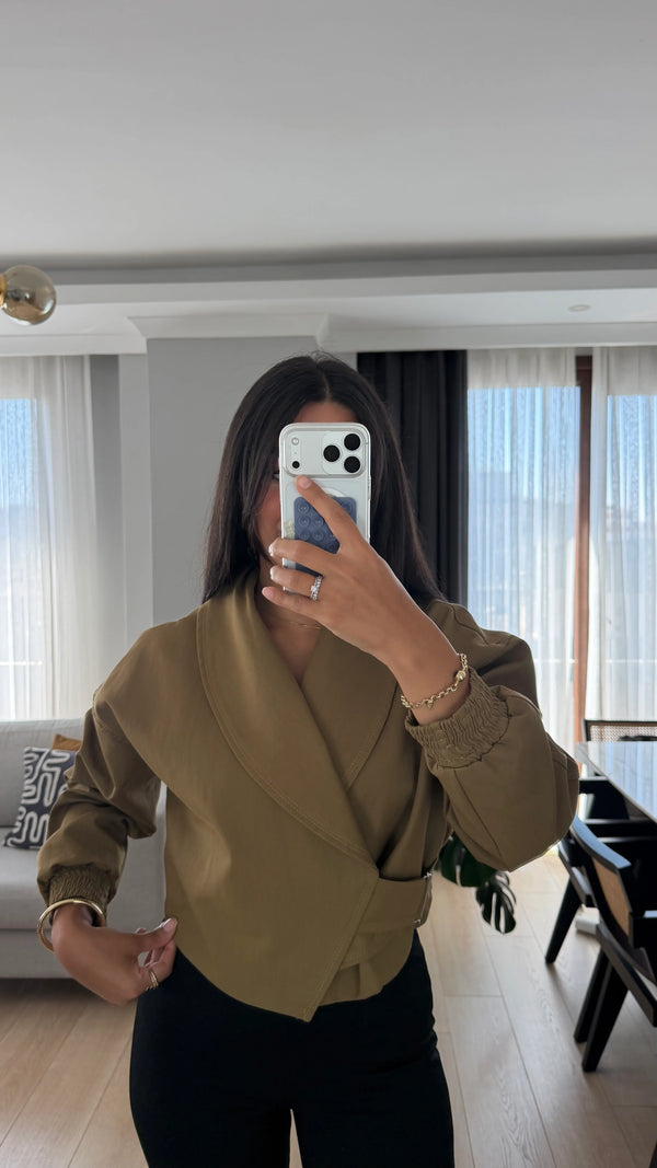 BELT DETAILED CROP JACKET