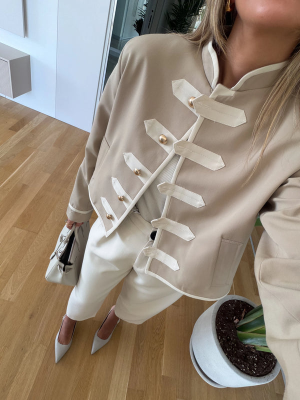 CONTRAST TRIM JACKET