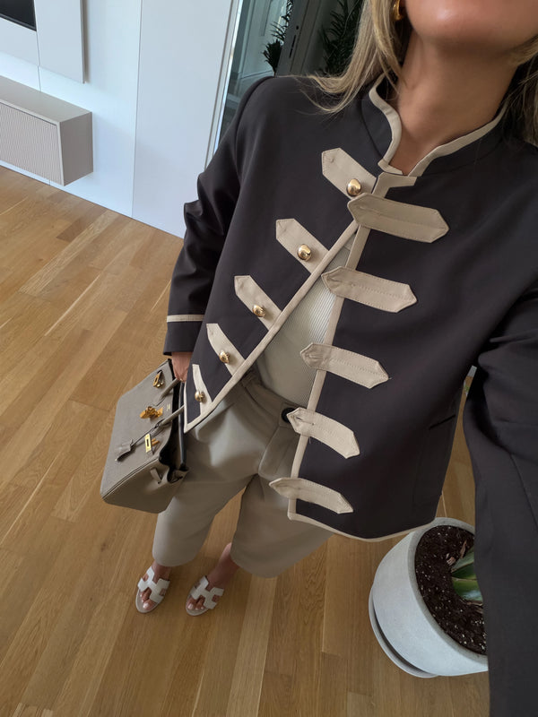 CONTRAST TRIM JACKET