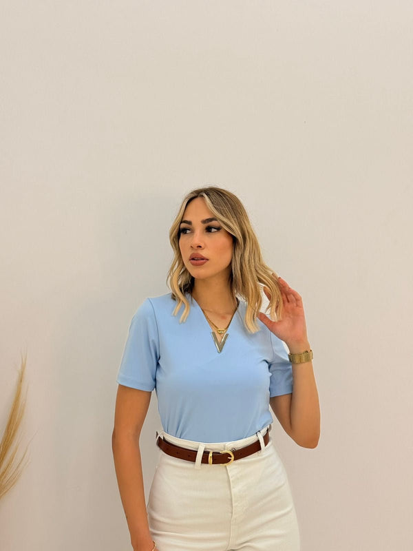 بلوز فتحة حرف V - Sateen style