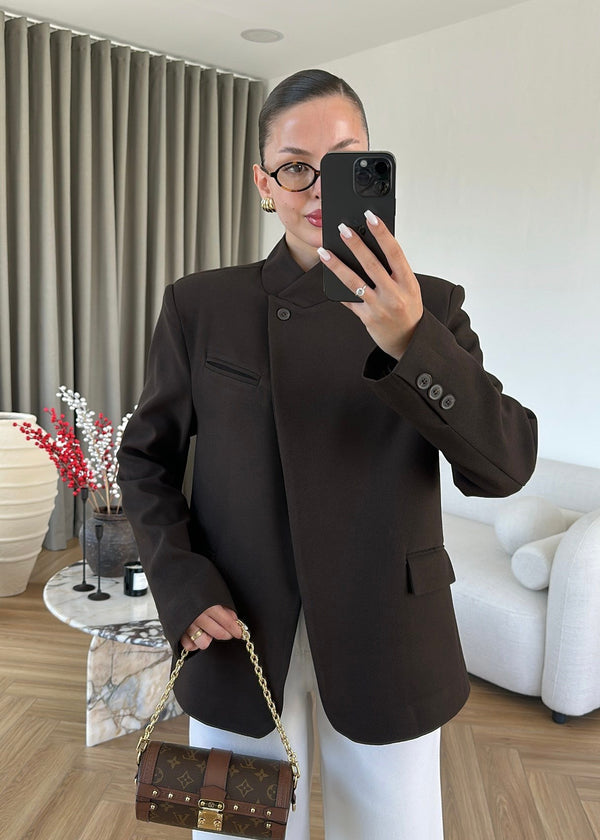 CLASSIC TAILORED BLAZER