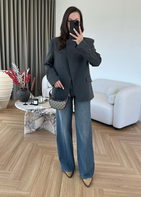 CLASSIC TAILORED BLAZER