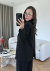 CLASSIC TAILORED BLAZER