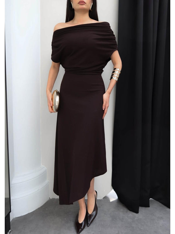 فستان كلاسيكي بنيoff shoulder