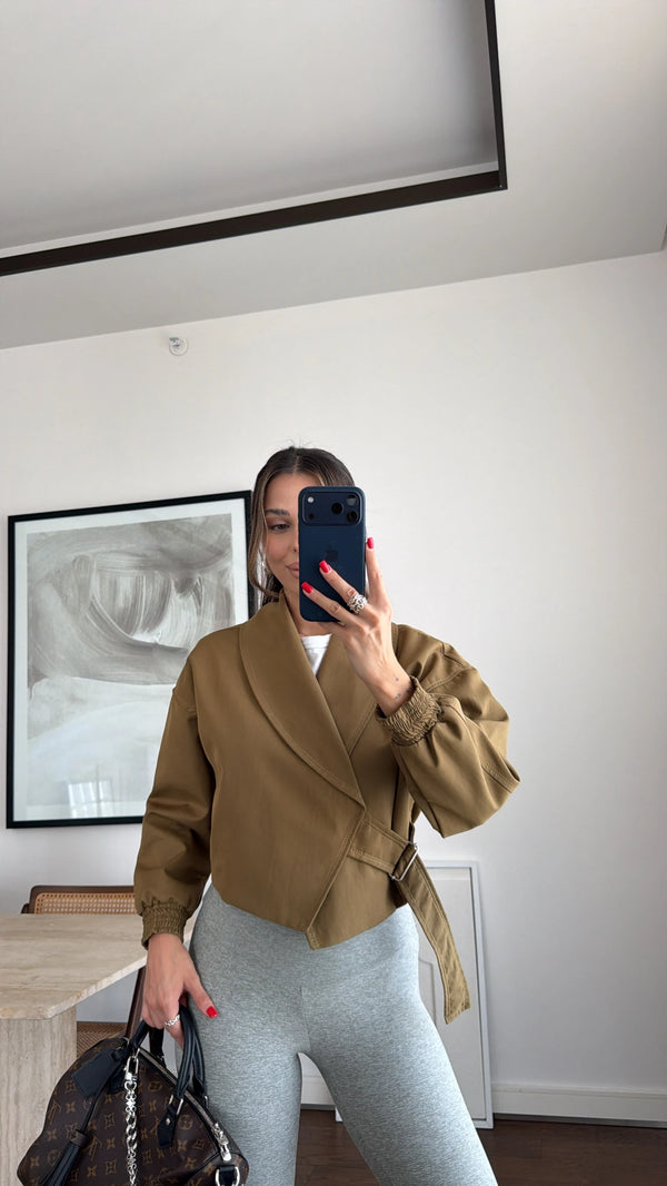 BELT DETAILED CROP JACKET