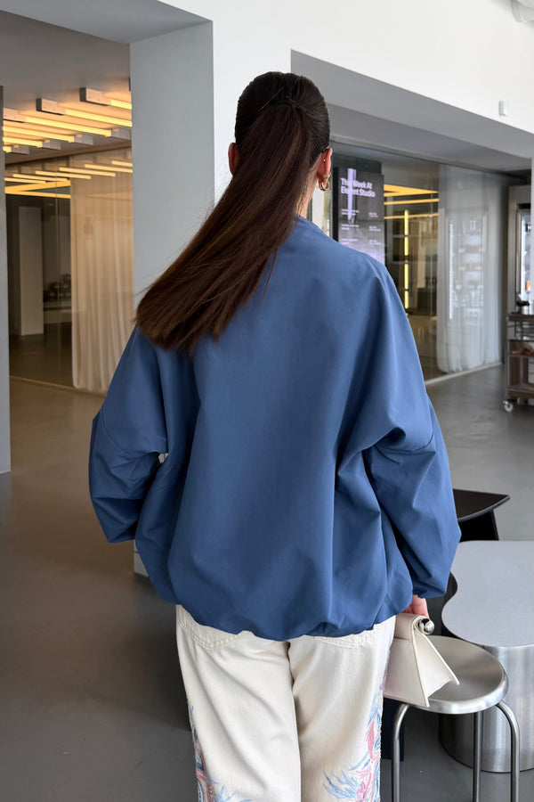 UPRECT COLLAR HIDDEN BUTTON TRENCH