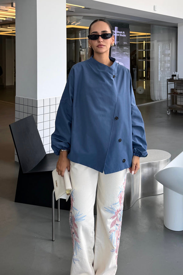 UPRECT COLLAR HIDDEN BUTTON TRENCH