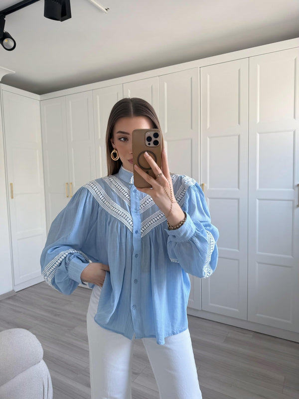 قميص دانتيل بتفاصيل مطرزة - Sateen style