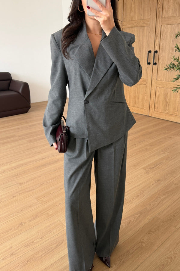 CLASSIC SUIT