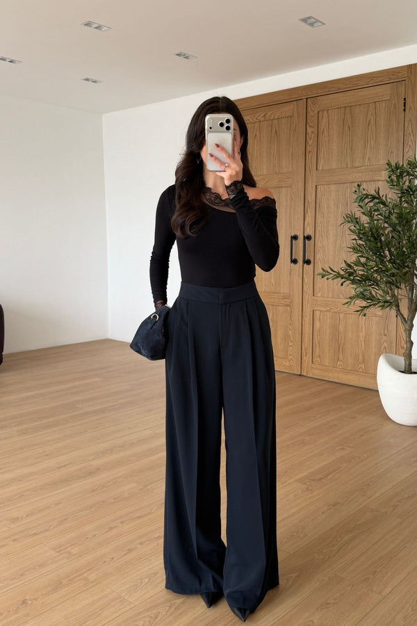 WIDE- LEG TAILORED TROUSERS