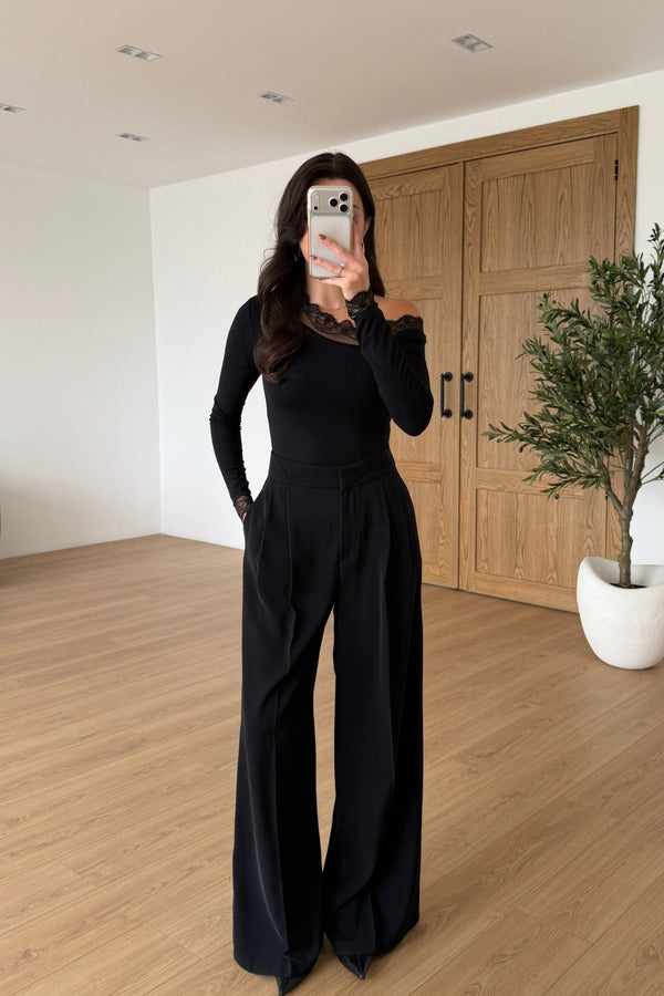WIDE- LEG TAILORED TROUSERS