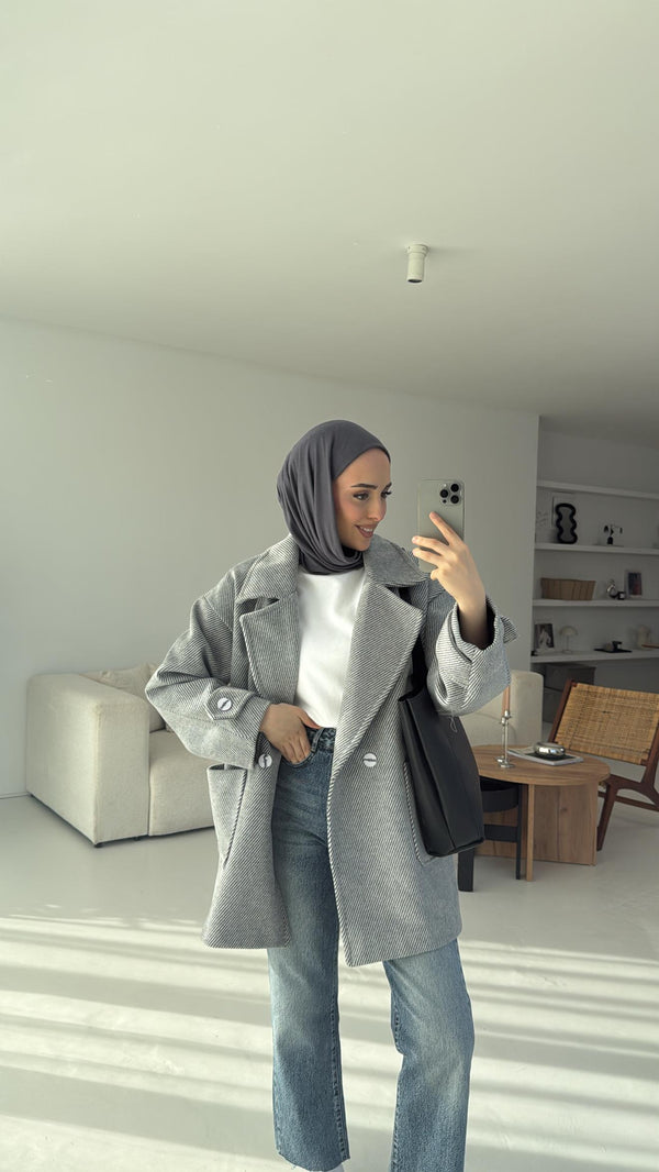 معطف شتوي رمادي مع جيوب خارجية