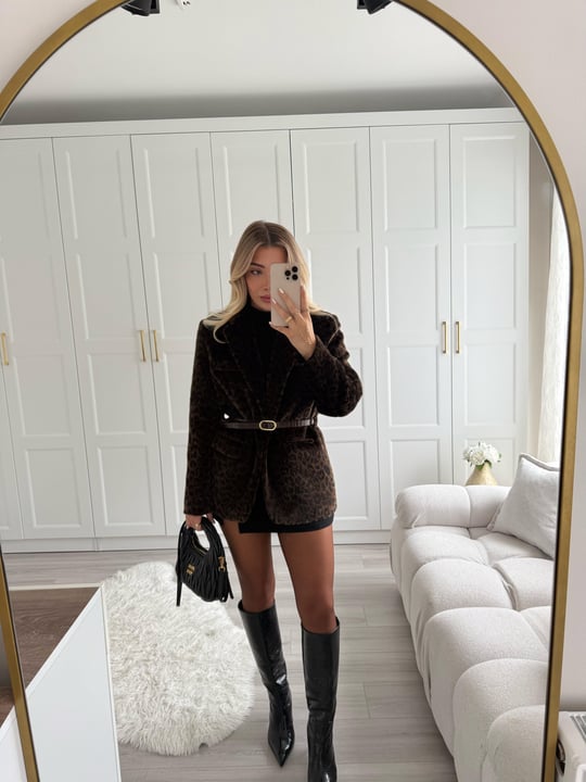 جكيت جوخ ليوباردو