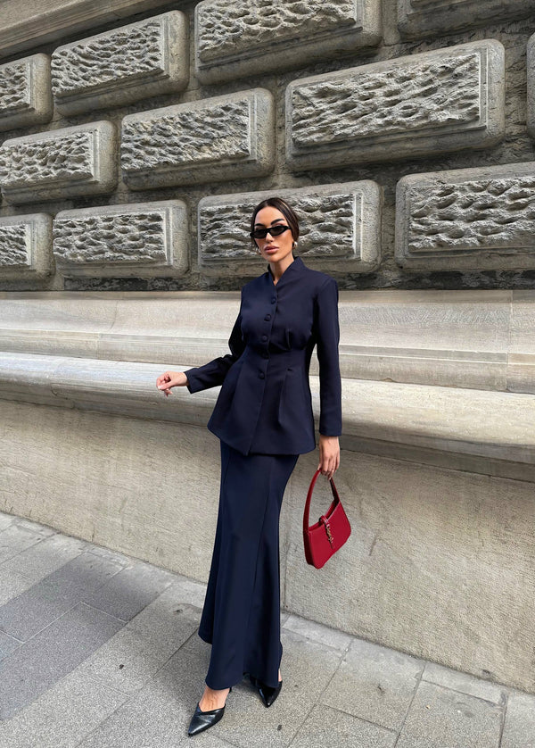 طقم بليزر مع تنورة