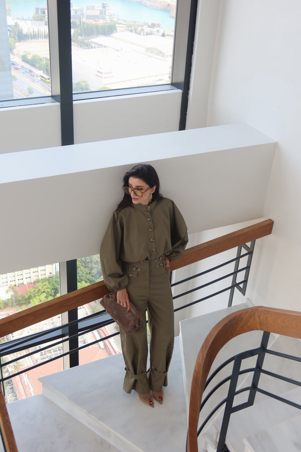 Button Detail Cargo Set