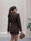 طقم بليزر مع تنورة تايور سكارليت - Sateen style