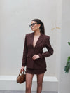 طقم بليزر مع تنورة تايور سكارليت - Sateen style