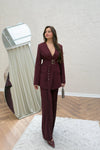 طقم مع حزام وفتحة حرف V - برغندي - Sateen style