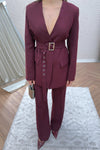 طقم مع حزام وفتحة حرف V - برغندي - Sateen style